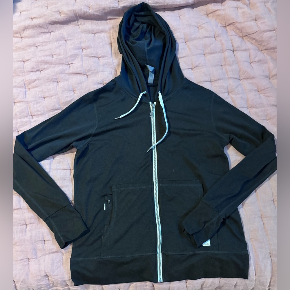 Size M, black Vuori Halo zip hoodie. Excellent condition
